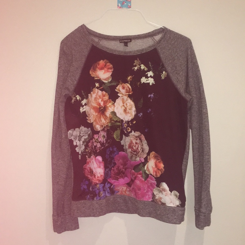 Light Floral Sweater💐💫